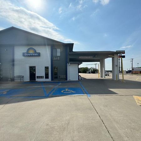 Days Inn By Wyndham Salina I-70 Exteriér fotografie