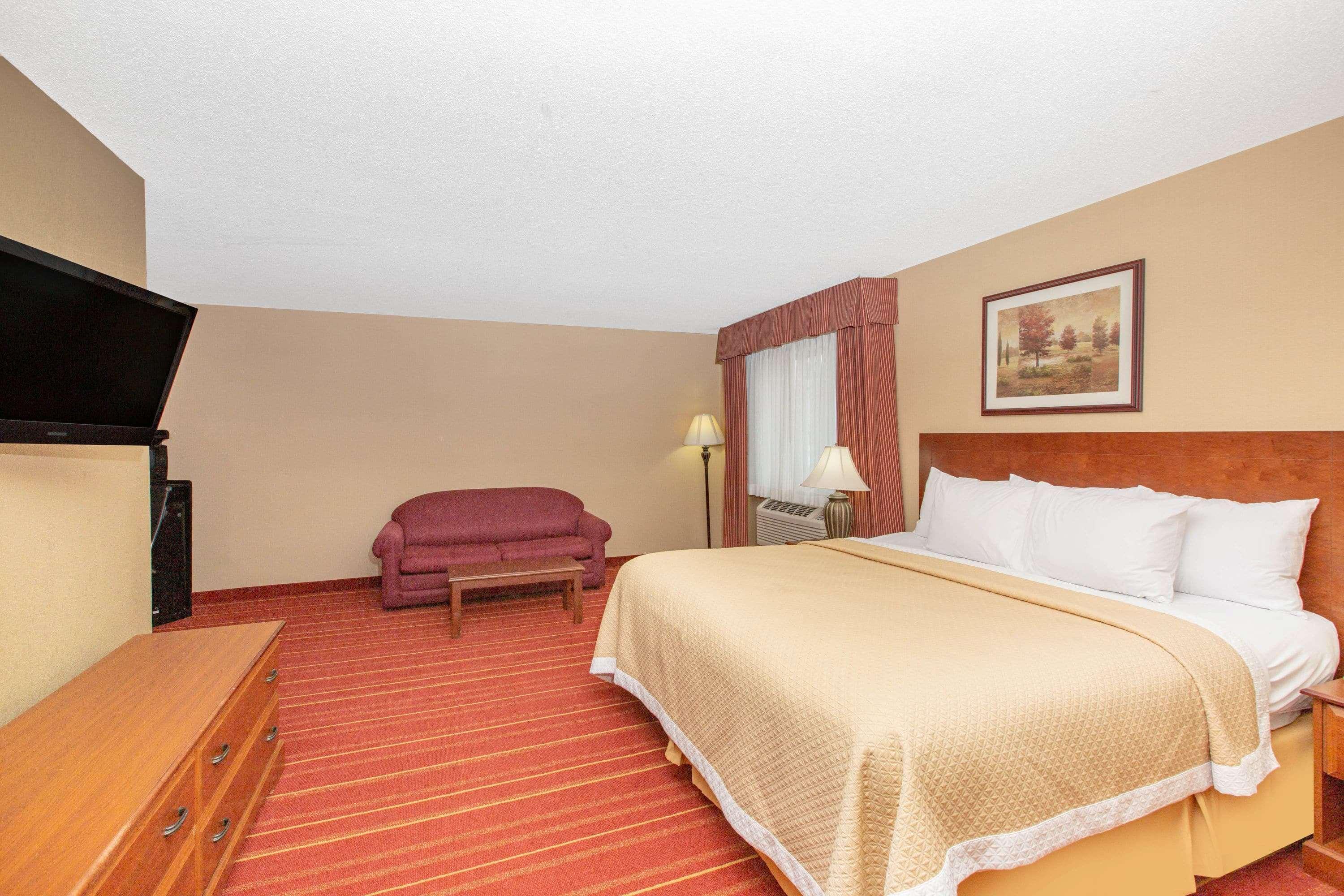 Days Inn By Wyndham Salina I-70 Exteriér fotografie