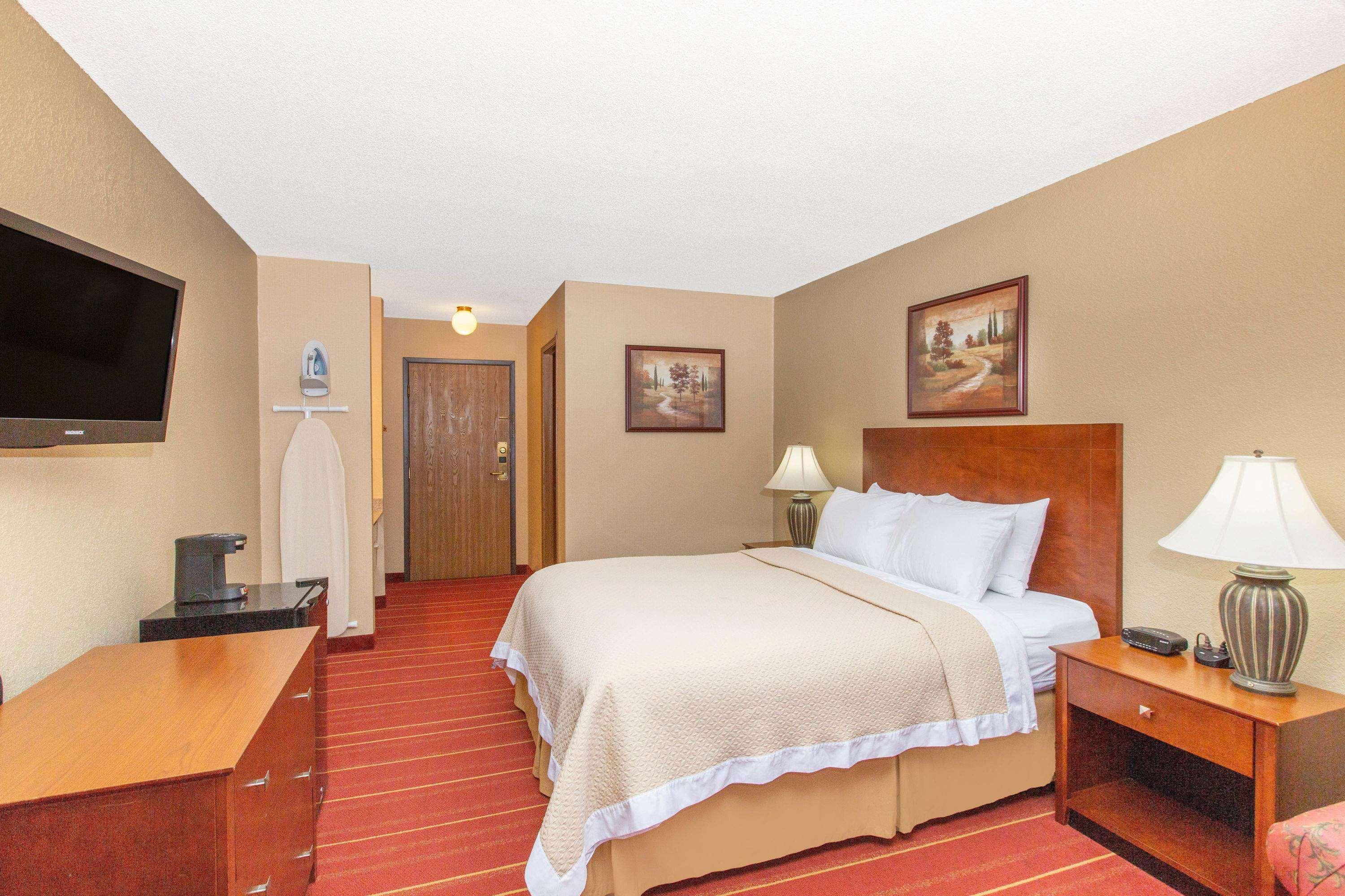 Days Inn By Wyndham Salina I-70 Exteriér fotografie