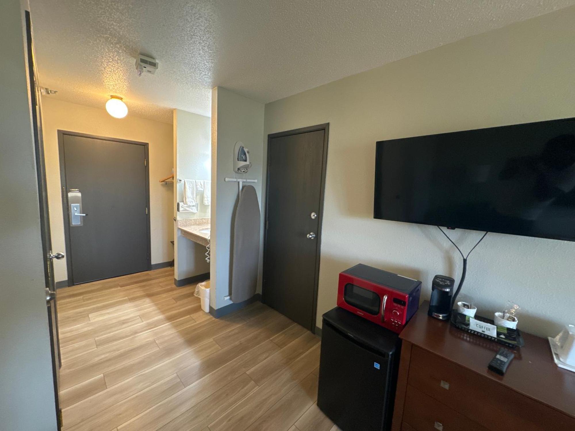Days Inn By Wyndham Salina I-70 Exteriér fotografie