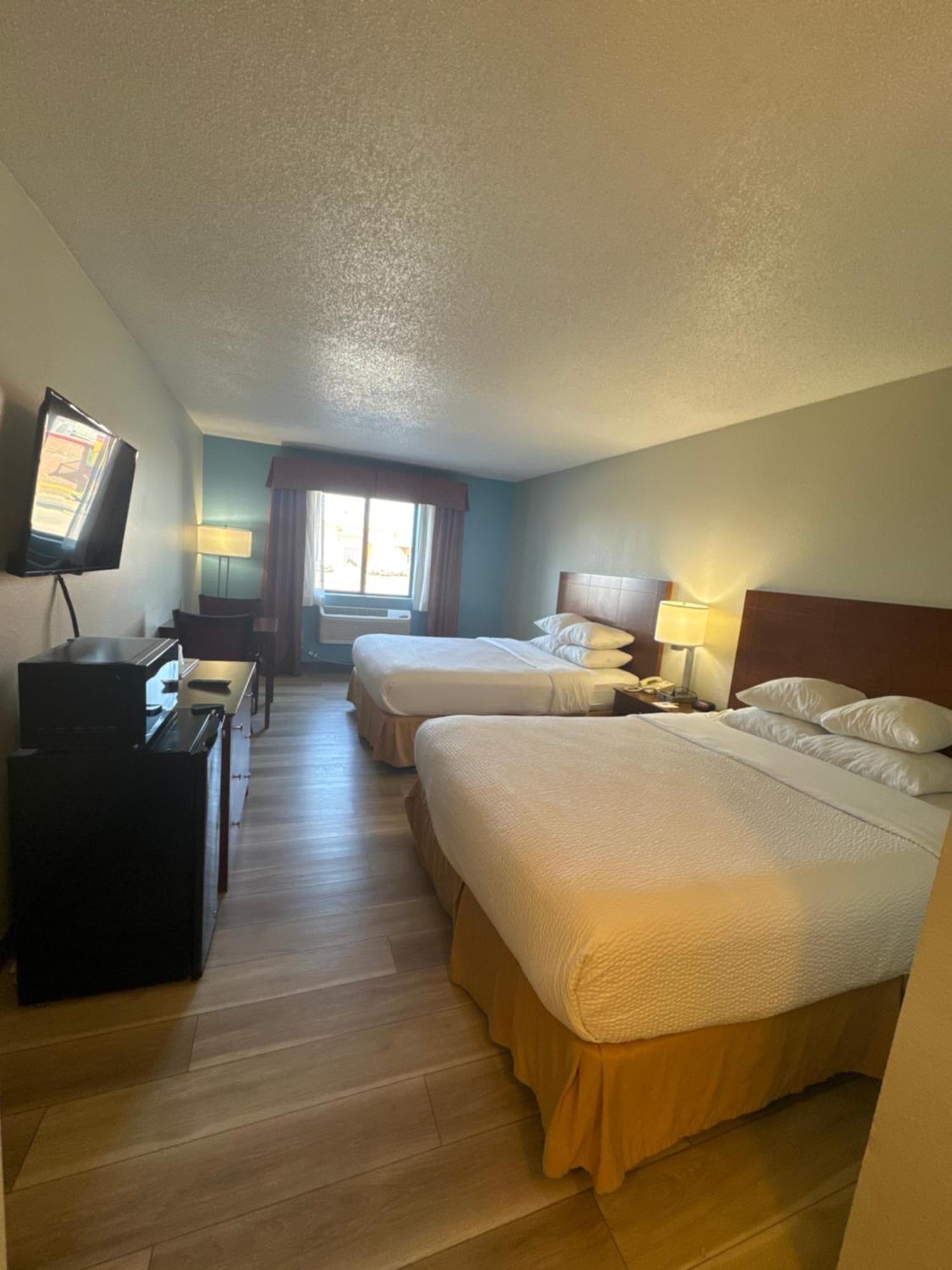 Days Inn By Wyndham Salina I-70 Exteriér fotografie