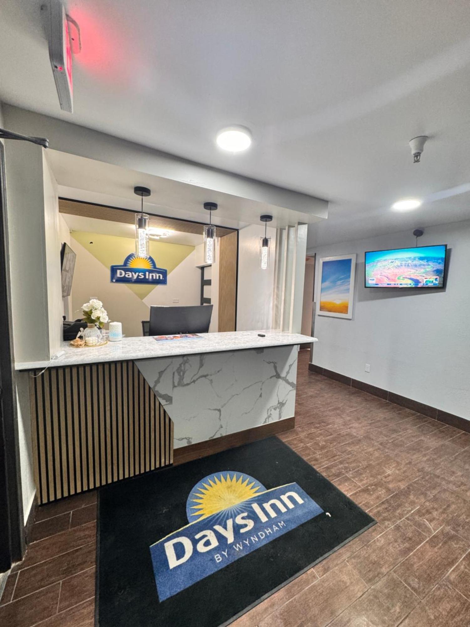 Days Inn By Wyndham Salina I-70 Exteriér fotografie