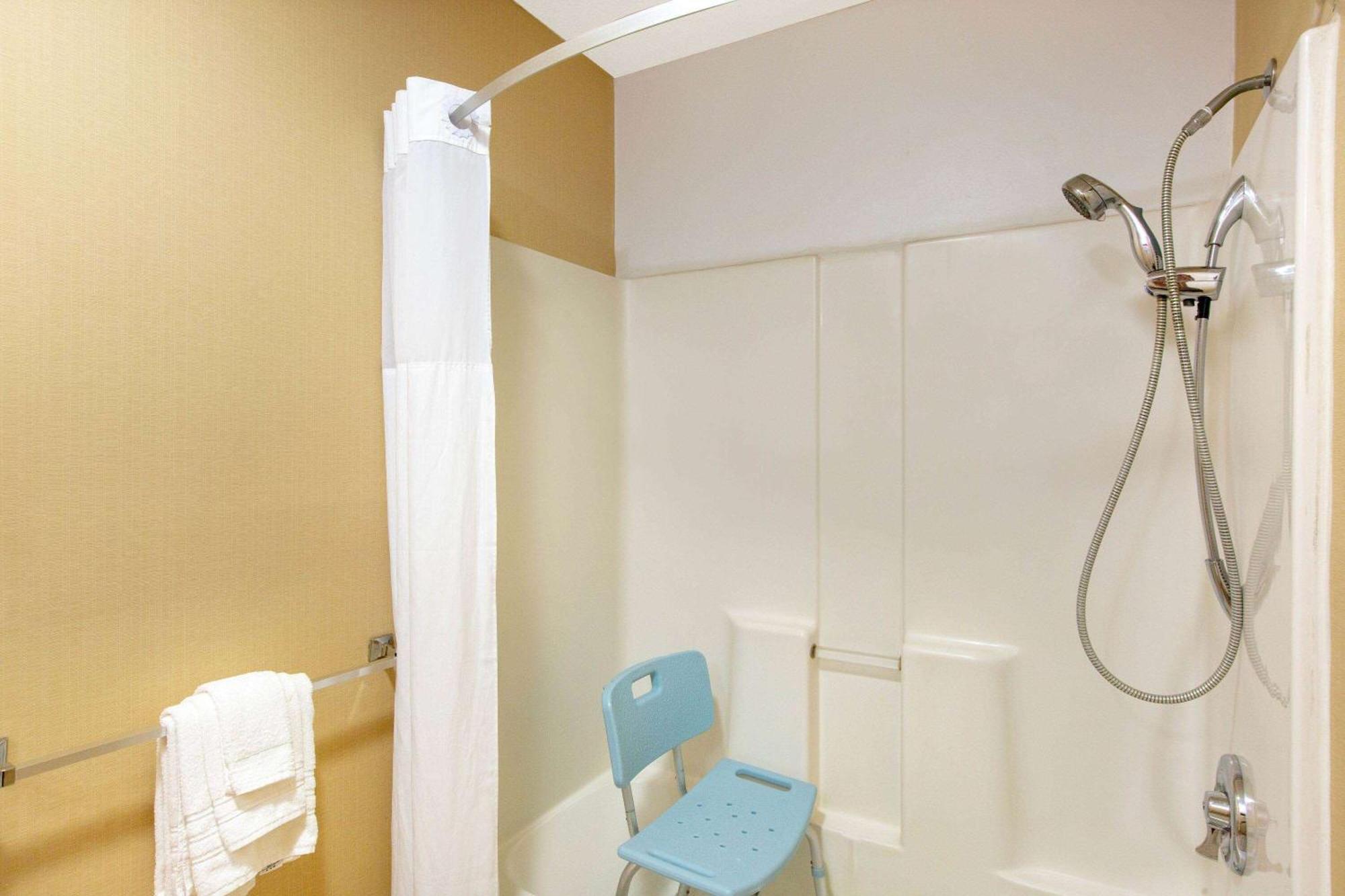Days Inn By Wyndham Salina I-70 Exteriér fotografie