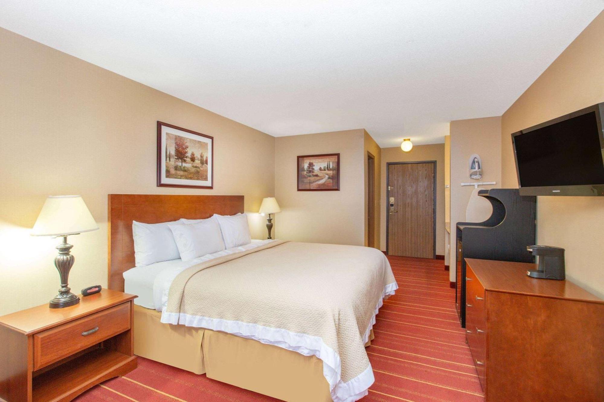 Days Inn By Wyndham Salina I-70 Exteriér fotografie