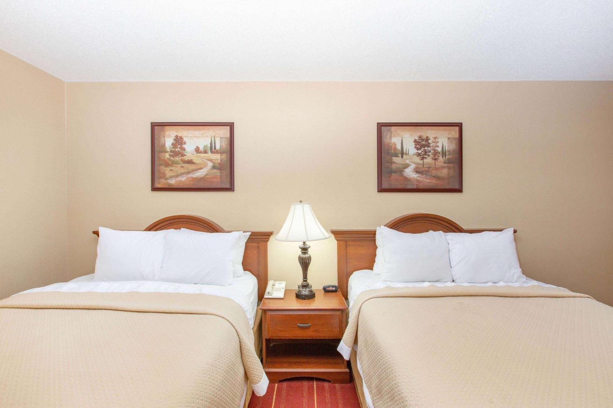 Days Inn By Wyndham Salina I-70 Exteriér fotografie